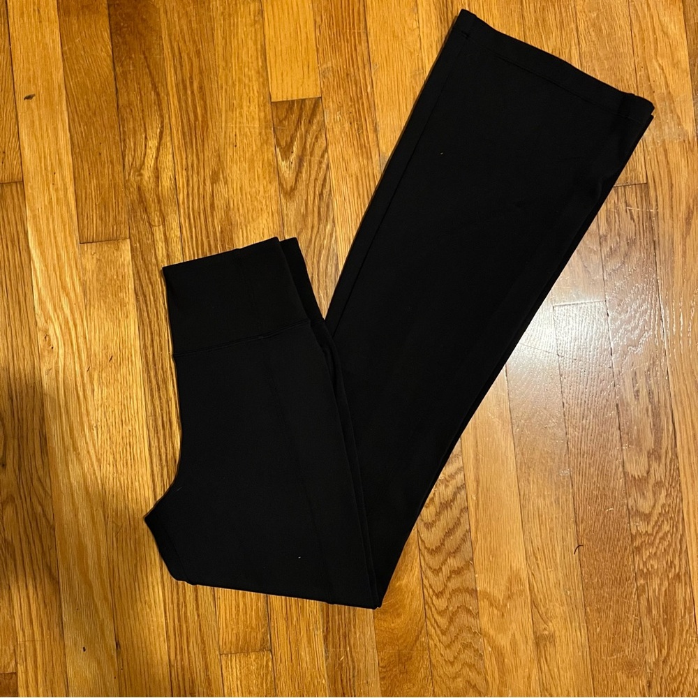 ATHLETA DELANCEY Flare Leg Black Pants with back zippered pockets Size XSmall - Picture 11 of 12